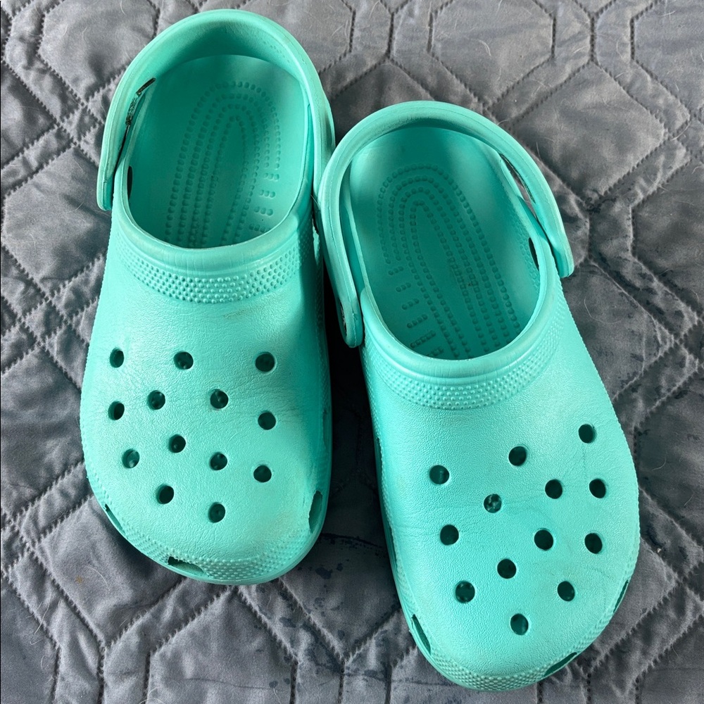 CROCS Aqua Sandals - Picture 2 of 4
